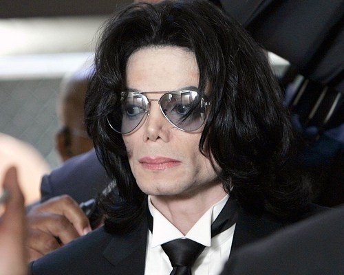 Décès de l’auteur-compositeur-interprète et acteur Michael Jackson (29 août 1958 – 25 juin 2009)