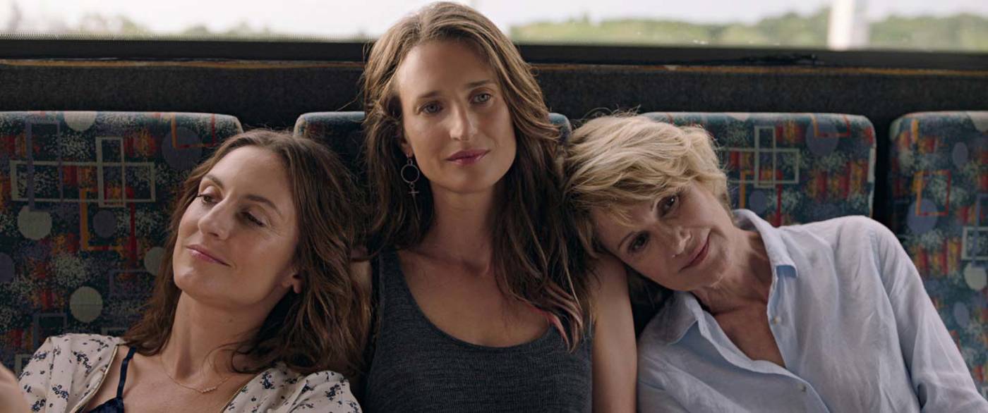 LARGUÉES, un feel good movie sur un trio mère-filles – Critique
