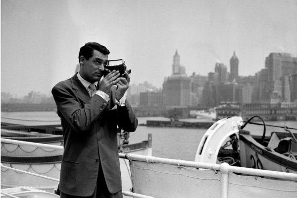 [CRITICAL], ” BECOMING CARY GRANT